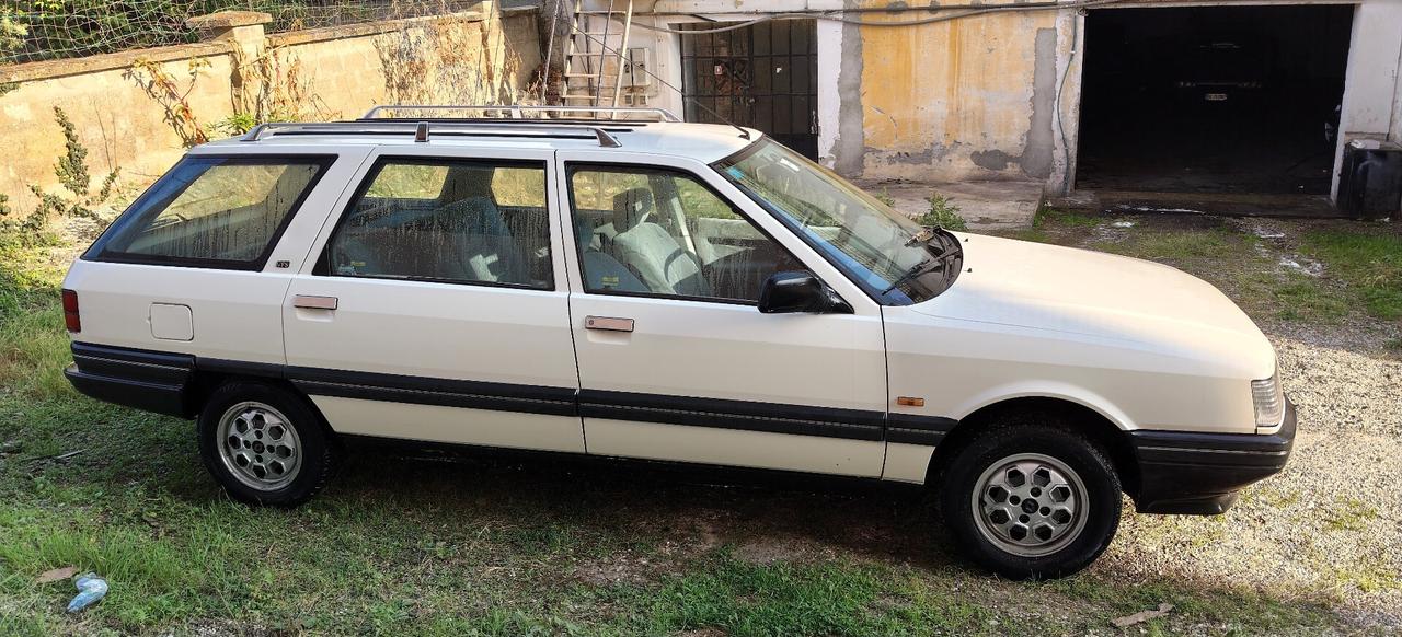 Renault R 21 Nevada 1.7 GTS e Gancio traino