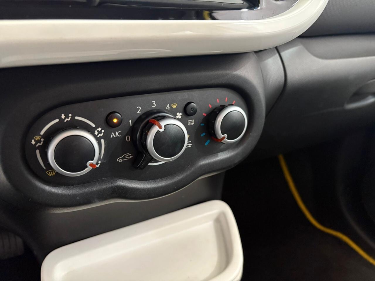 Renault Twingo SCe Lovely