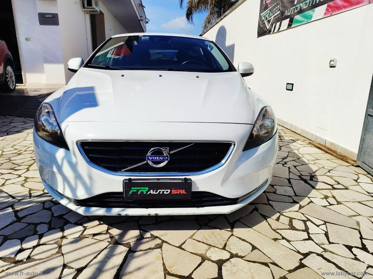 VOLVO V40 D2 1.6 Powershift Summum