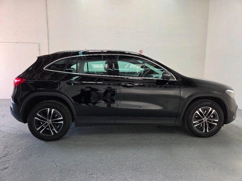 MERCEDES GLA (H247) GLA 180 Automatic ...