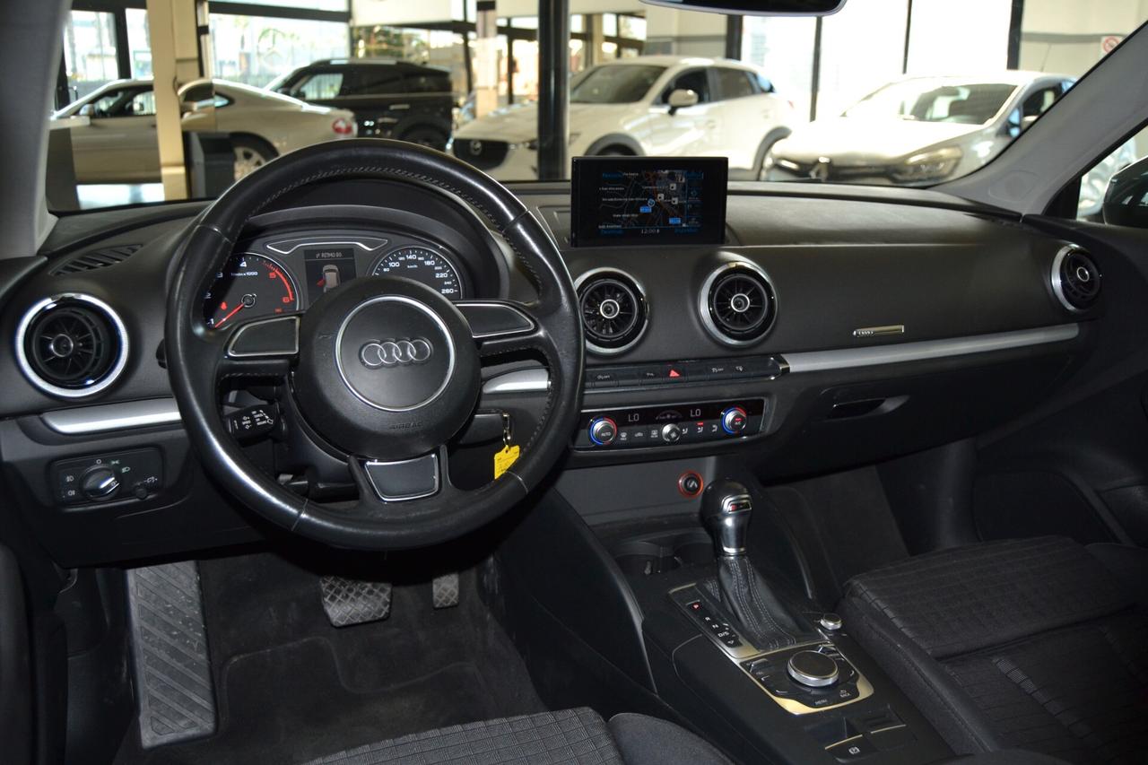 Audi A3 SPB 1.6 TDI S Tronic Sport Navi/Xenon/C.Auto