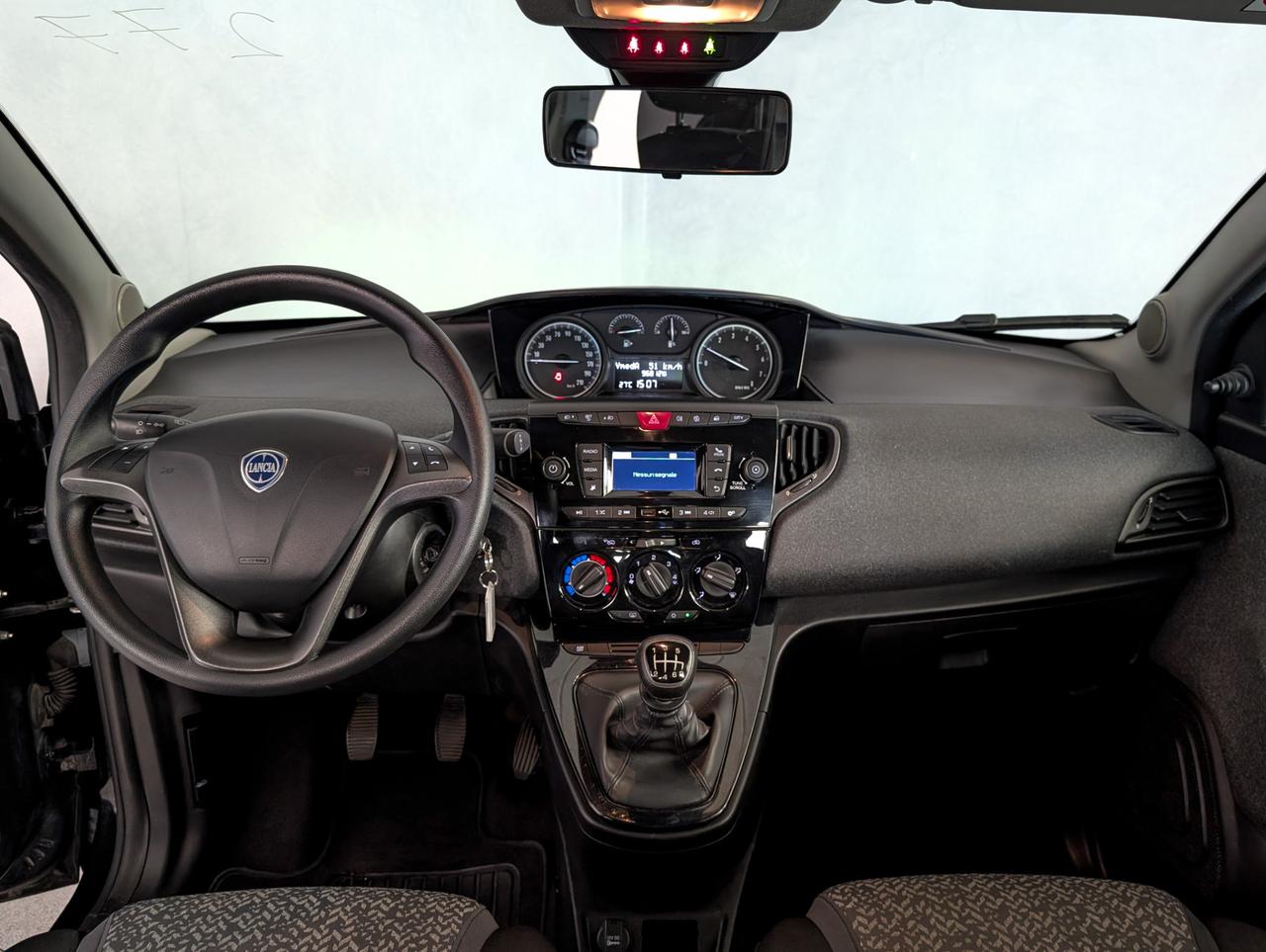 Lancia Ypsilon 1.0 Hybrid 70cv Silver