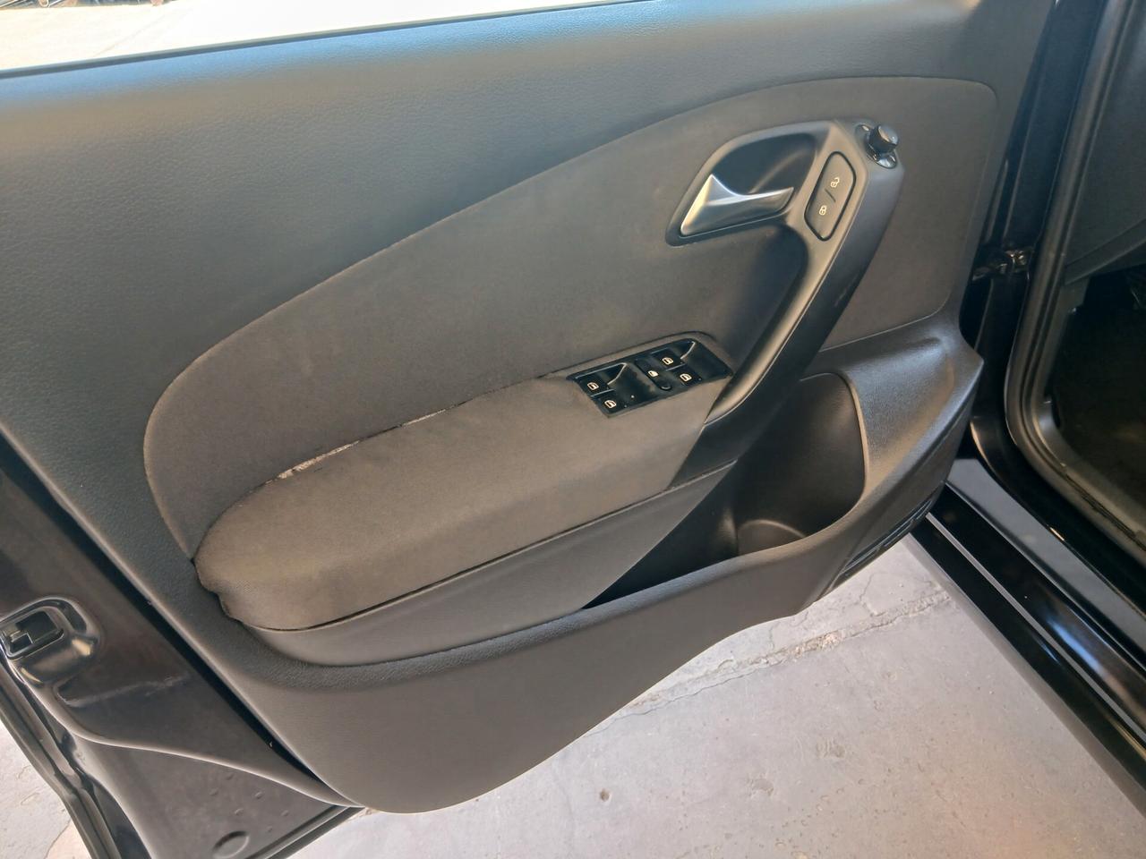 Volkswagen Polo 1.6 TDI 90CV DPF 5 porte 11