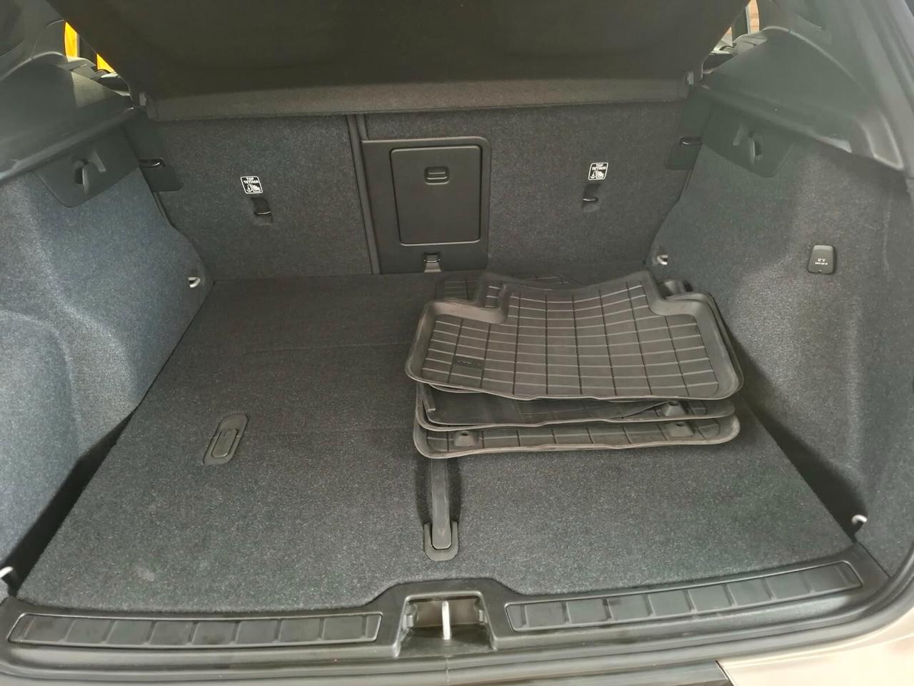 Volvo XC40 B3 automatico Ultimate Bright