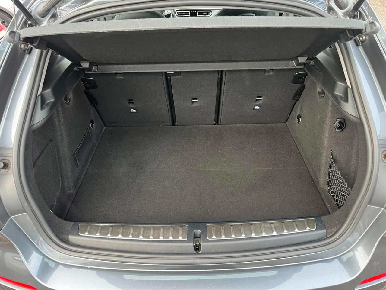 Bmw 118 118d 5p. Business Advantage