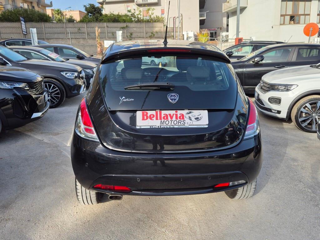 Lancia Ypsilon 1.2 69 CV 5-POSTI Gold