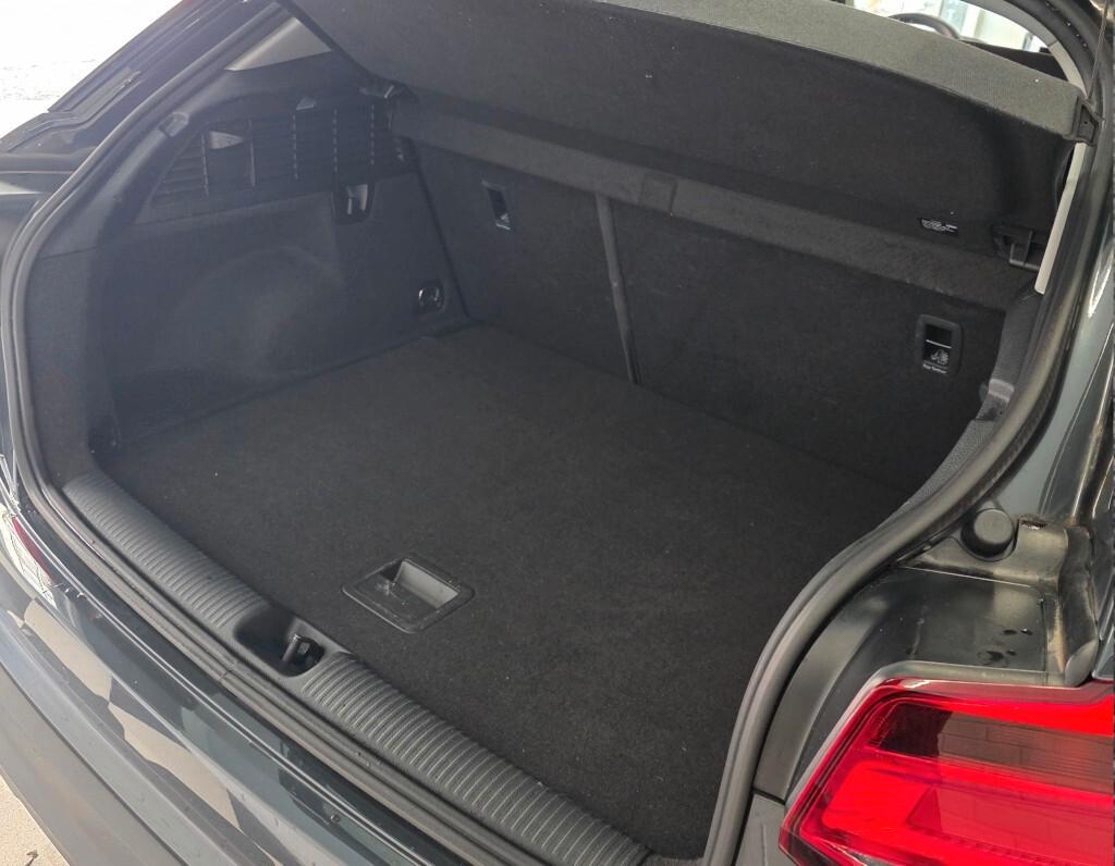 Audi Q2 35 TDI quattro S tronic Business