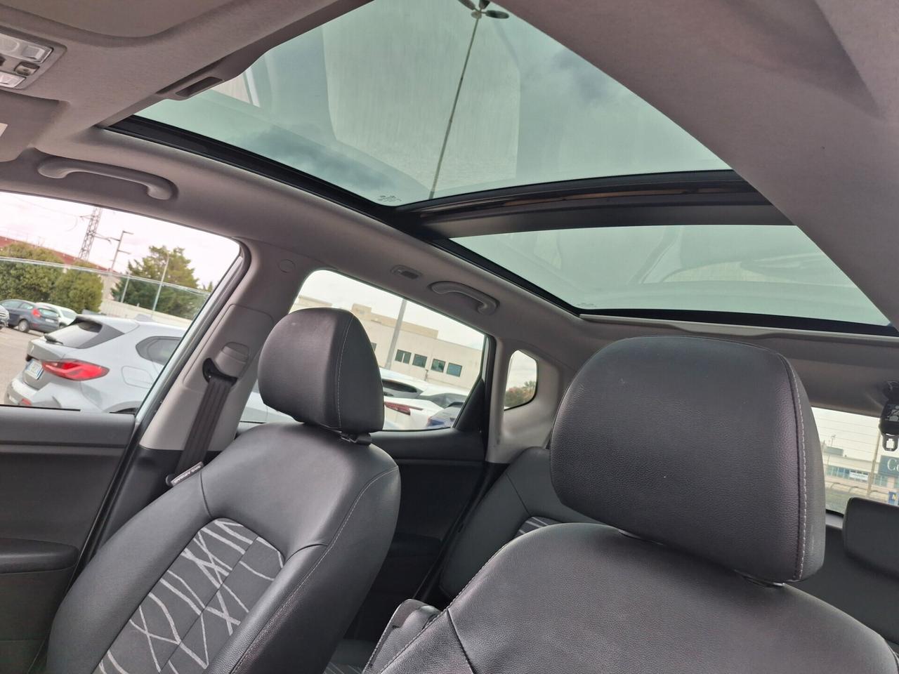 Kia Venga 1.6 CRDi-TETTO PANORAMICO APRIBILE-