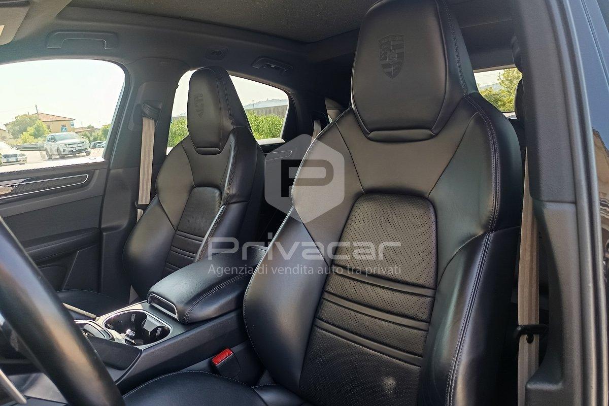 PORSCHE Cayenne Coupé 3.0 V6