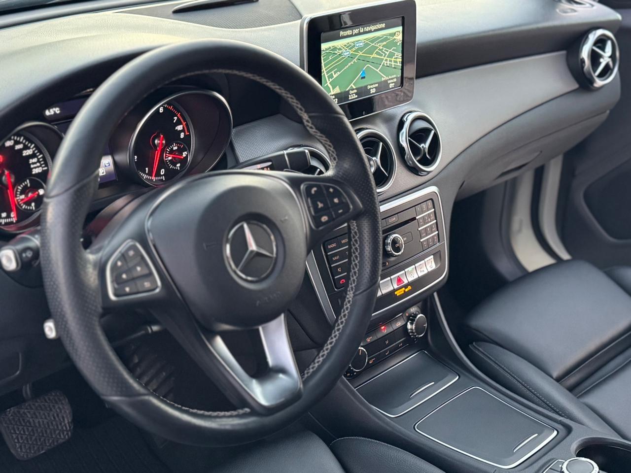 Mercedes-benz GLA 180 Sport, Pelle Automatico