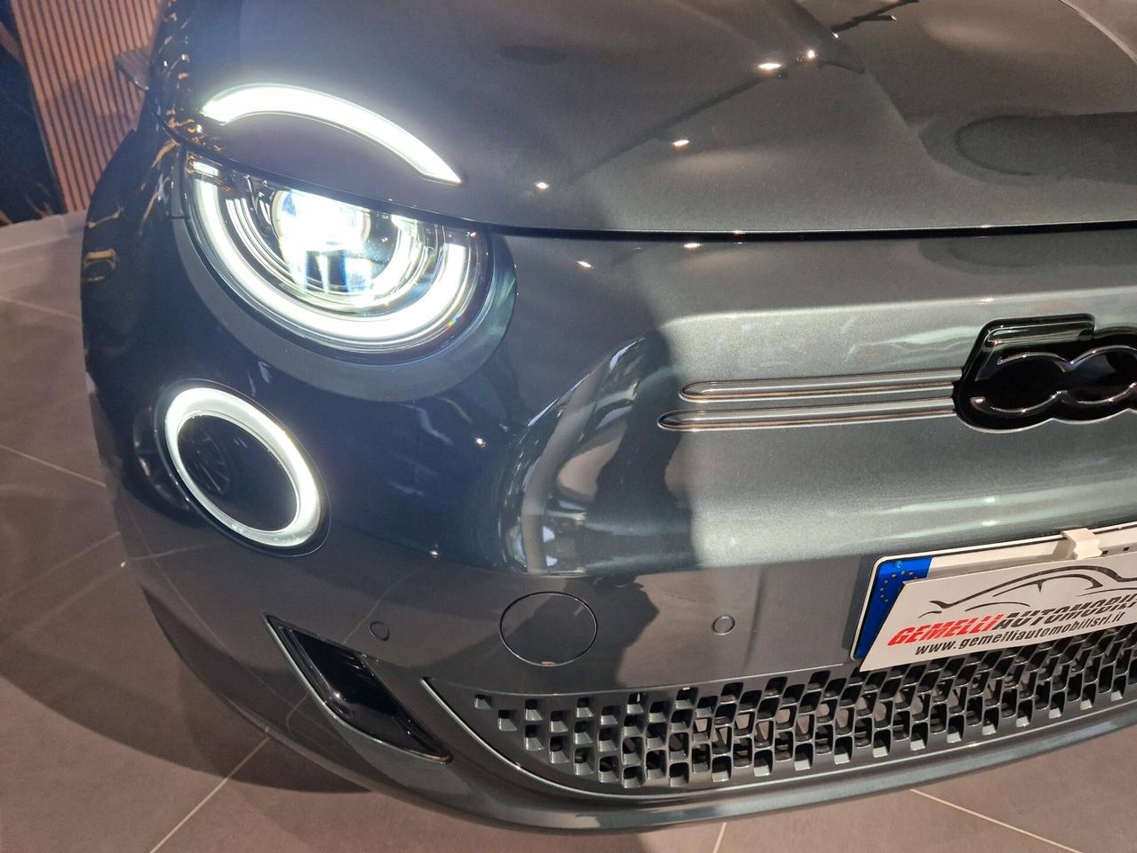 Fiat 500e Berlina 42 kWh Giorgio Armani 12/2024 KM24000 ITALIANA UNICO PROPRIETARIO