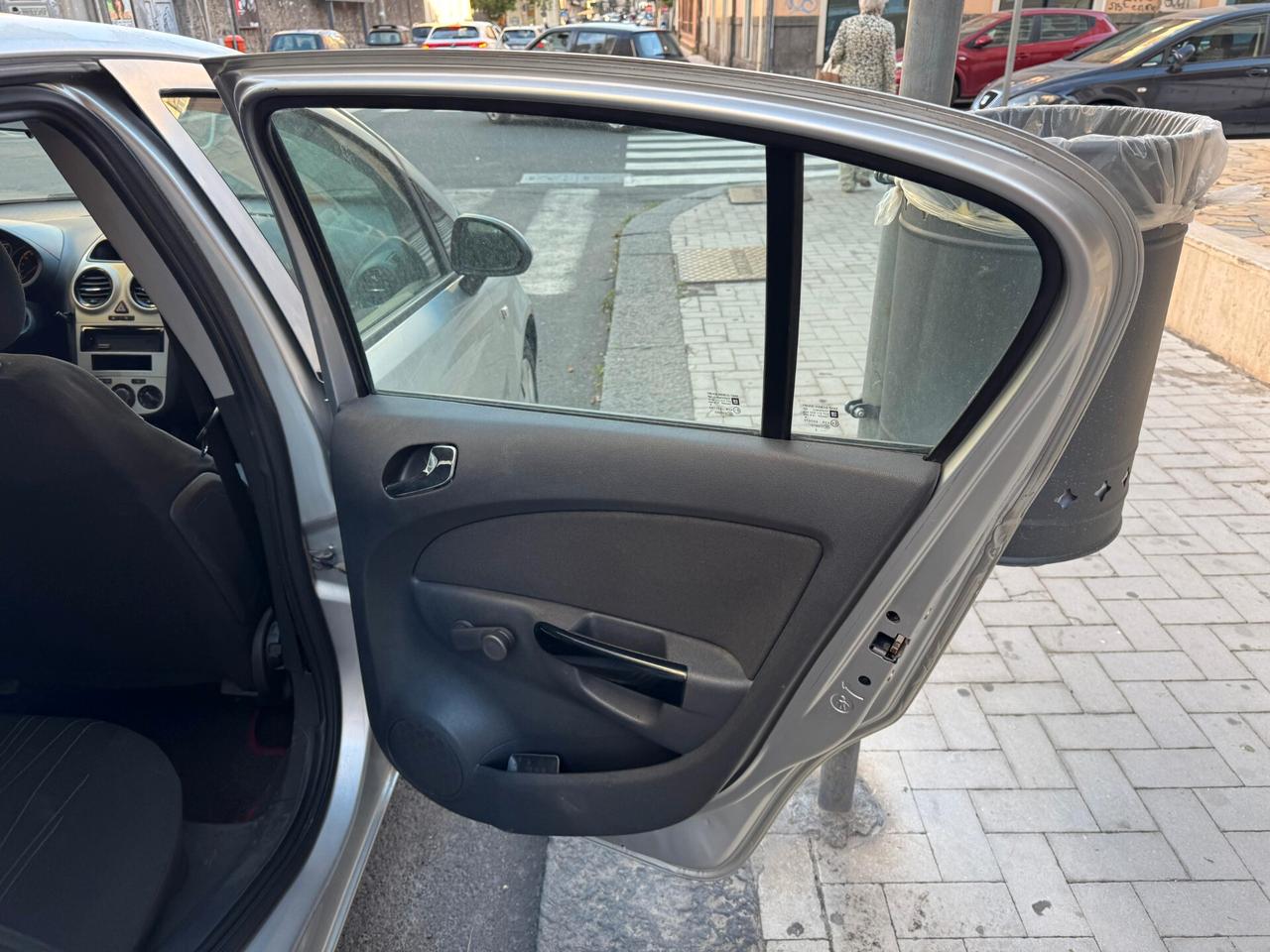 Opel Corsa 1.4 16V 5 porte Enjoy