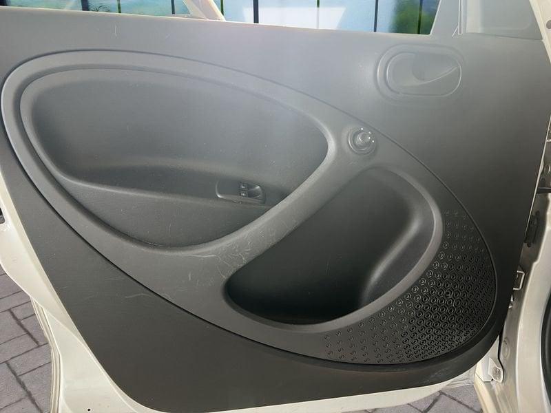smart forfour forfour 70 1.0 twinamic Youngster
