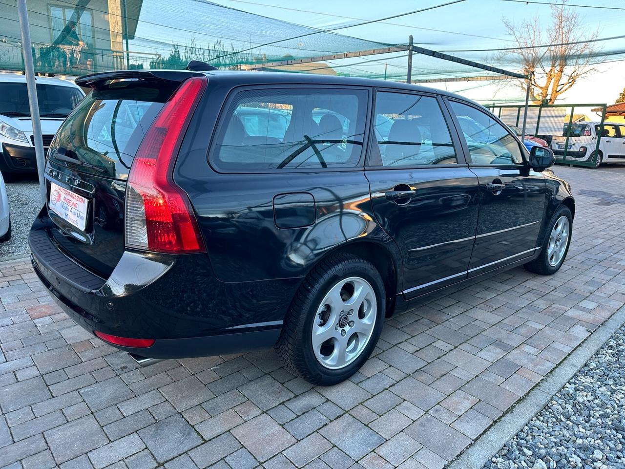 Volvo V50 D3 R-design