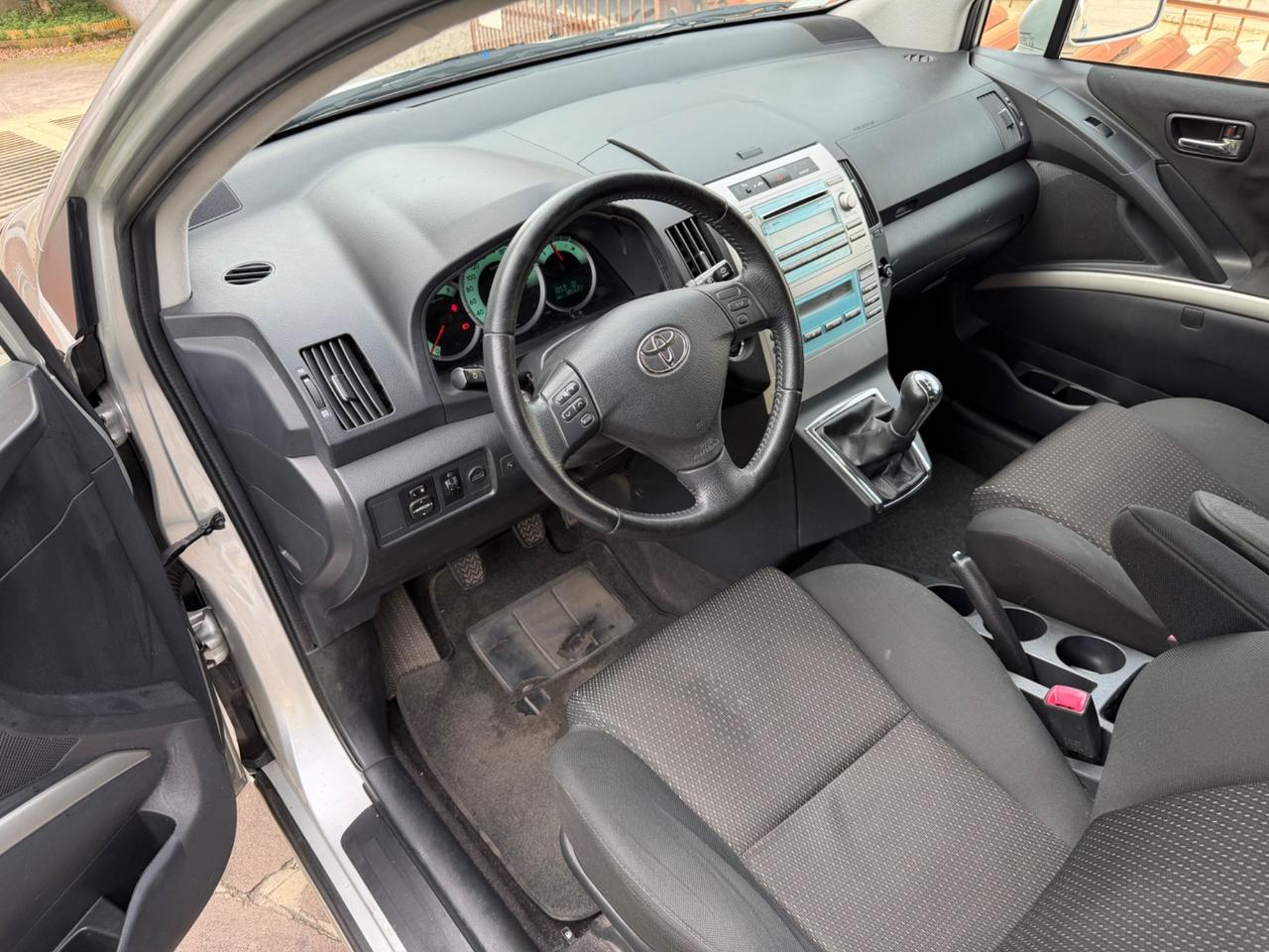 Toyota Corolla Verso 1.6 16V Now