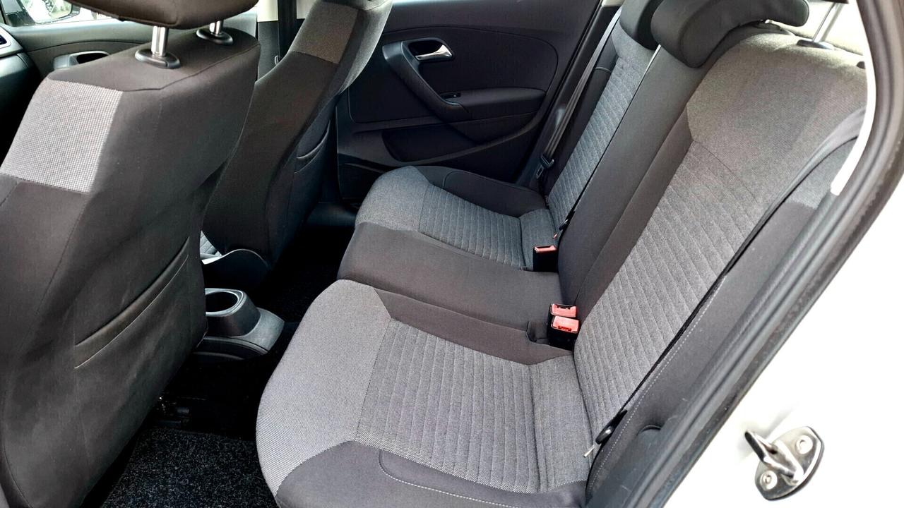 VOLKSWAGEN POLO 1.6 TDI DPF 5 porte NEOPATENTATI