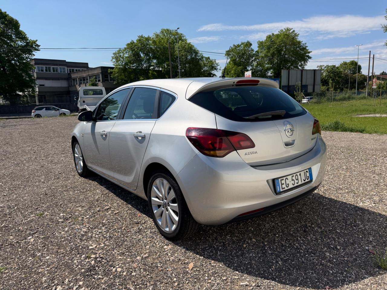 Opel Astra 1.3 CDTI 95CV S&S 5 porte Cosmo