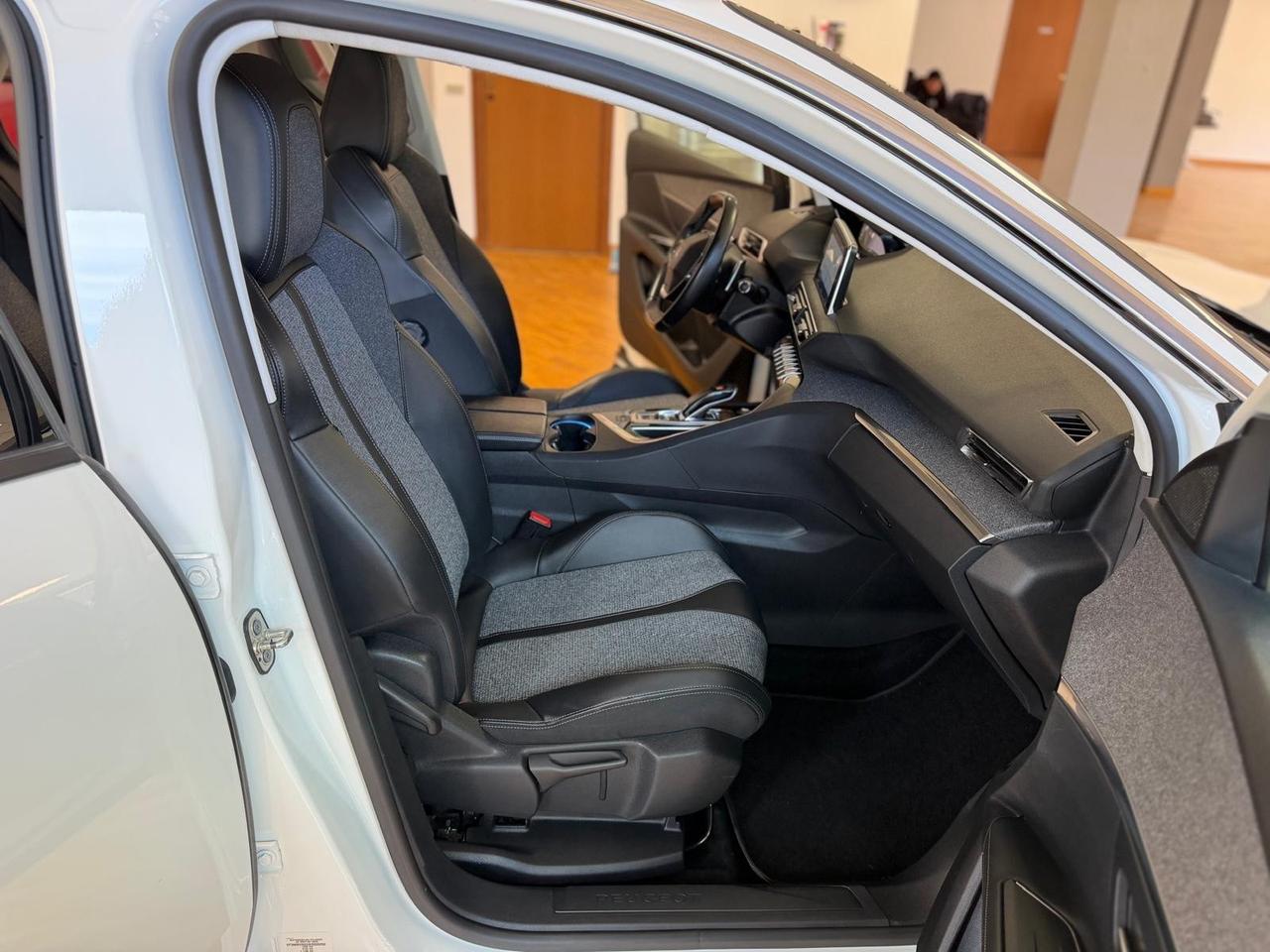 Peugeot 3008 PureTech Turbo 130 S&S EAT8 Allure