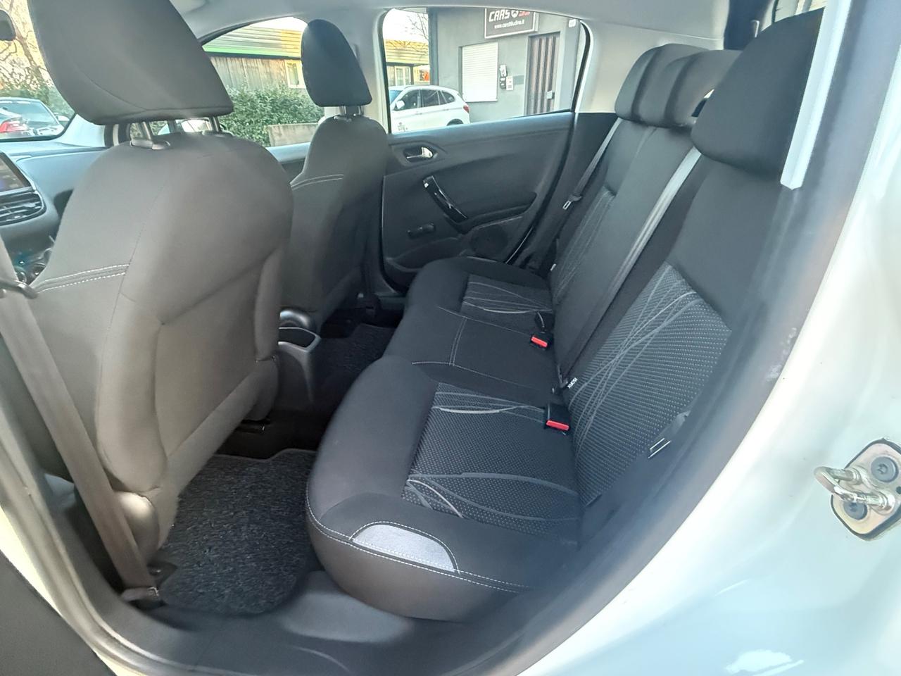 Peugeot 208 1.2 VTi 82 CV 5 porte Allure