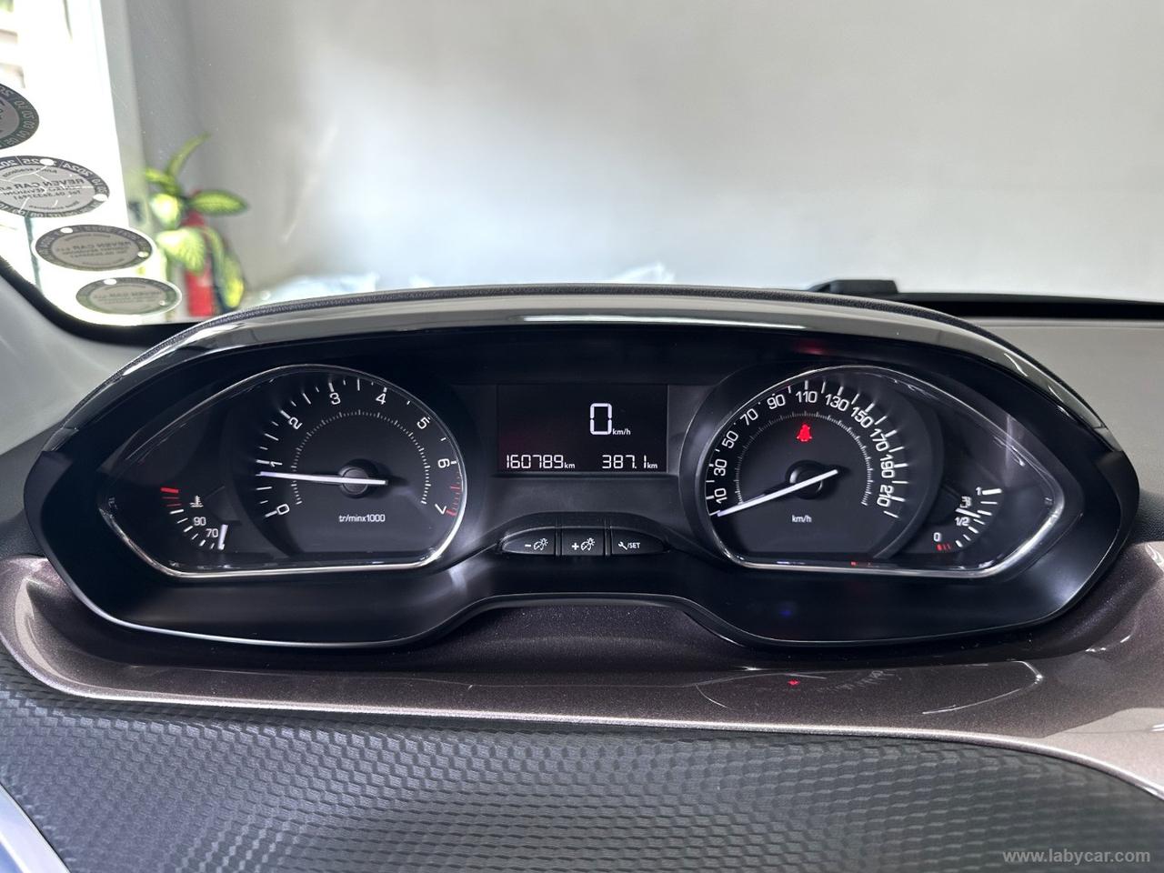 PEUGEOT 2008 PureTech 82 Active TAGL CERT*UNIPRO