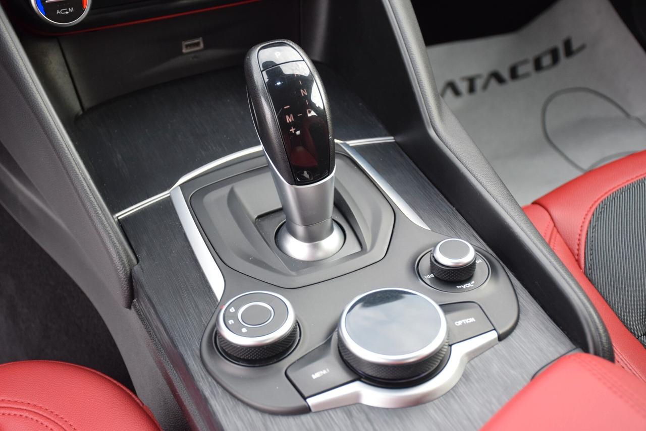 Alfa Romeo Giulia ALFAROMEO 2.2Td AT8 Super NAV SENSORI PELLE IVA ADAS