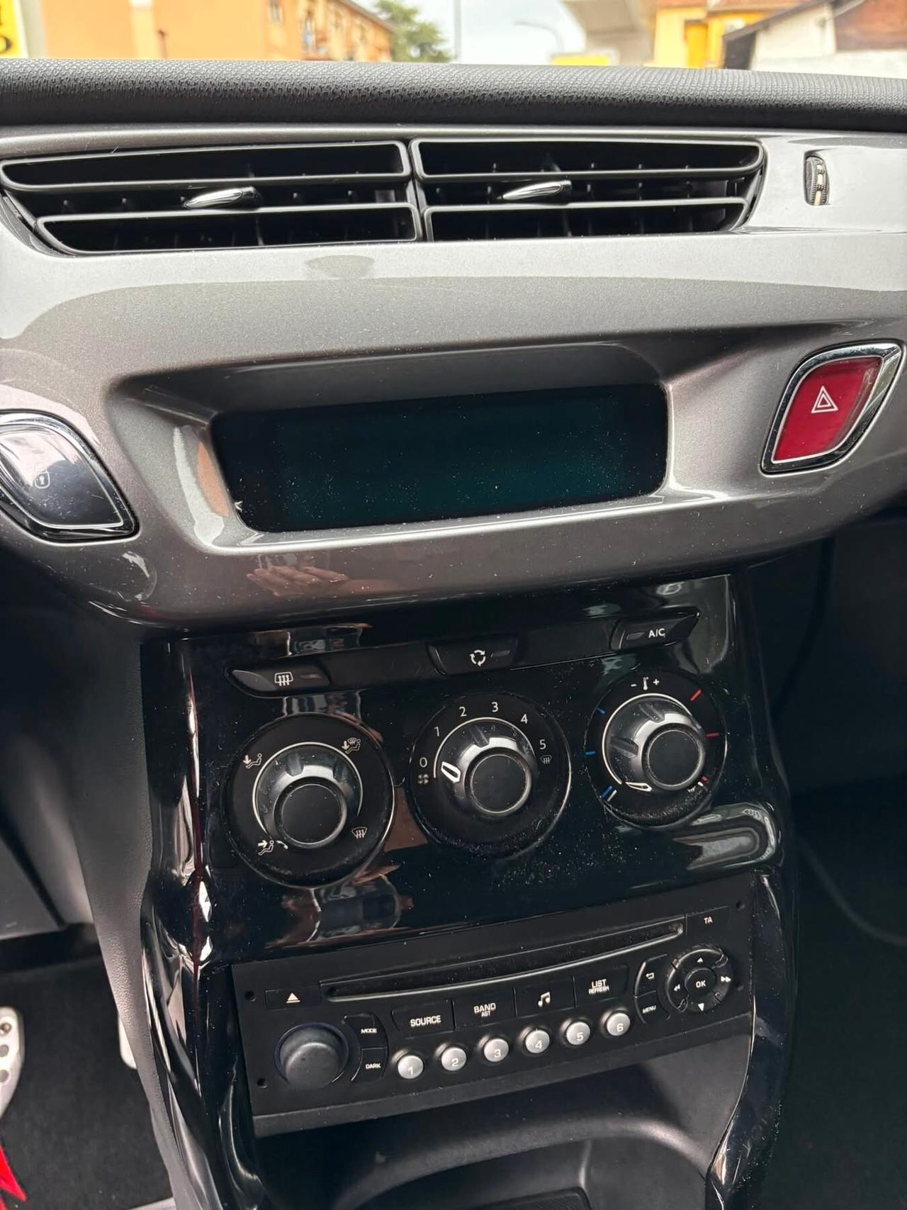 Ds DS3 3 1.6 e-HDi 90 So Chic NEOPATENTATI