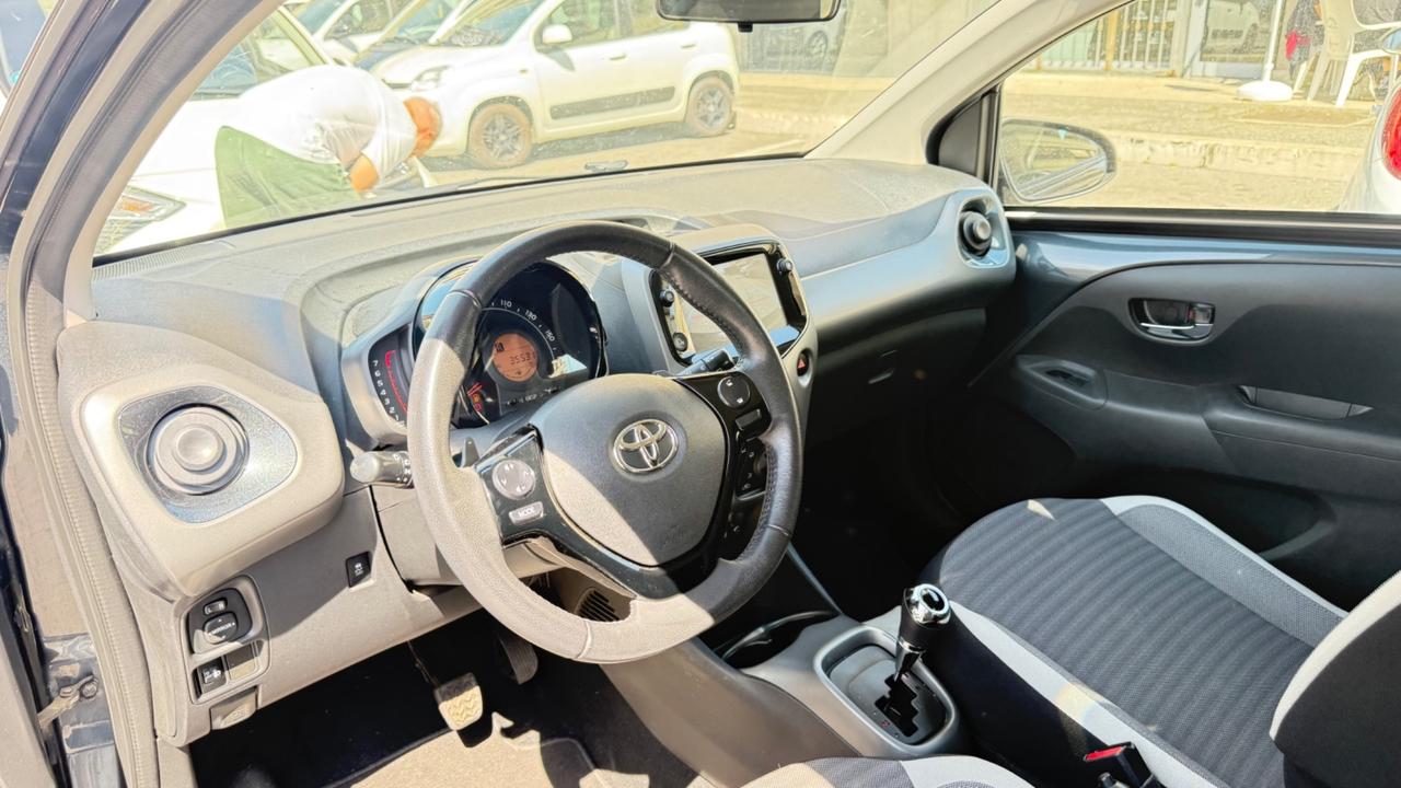Toyota Aygo 1.0 VVT-i 72 CV 5 porte x-play LED NAVI KAMERA CERCHI 16 PDC BLUETOOTH
