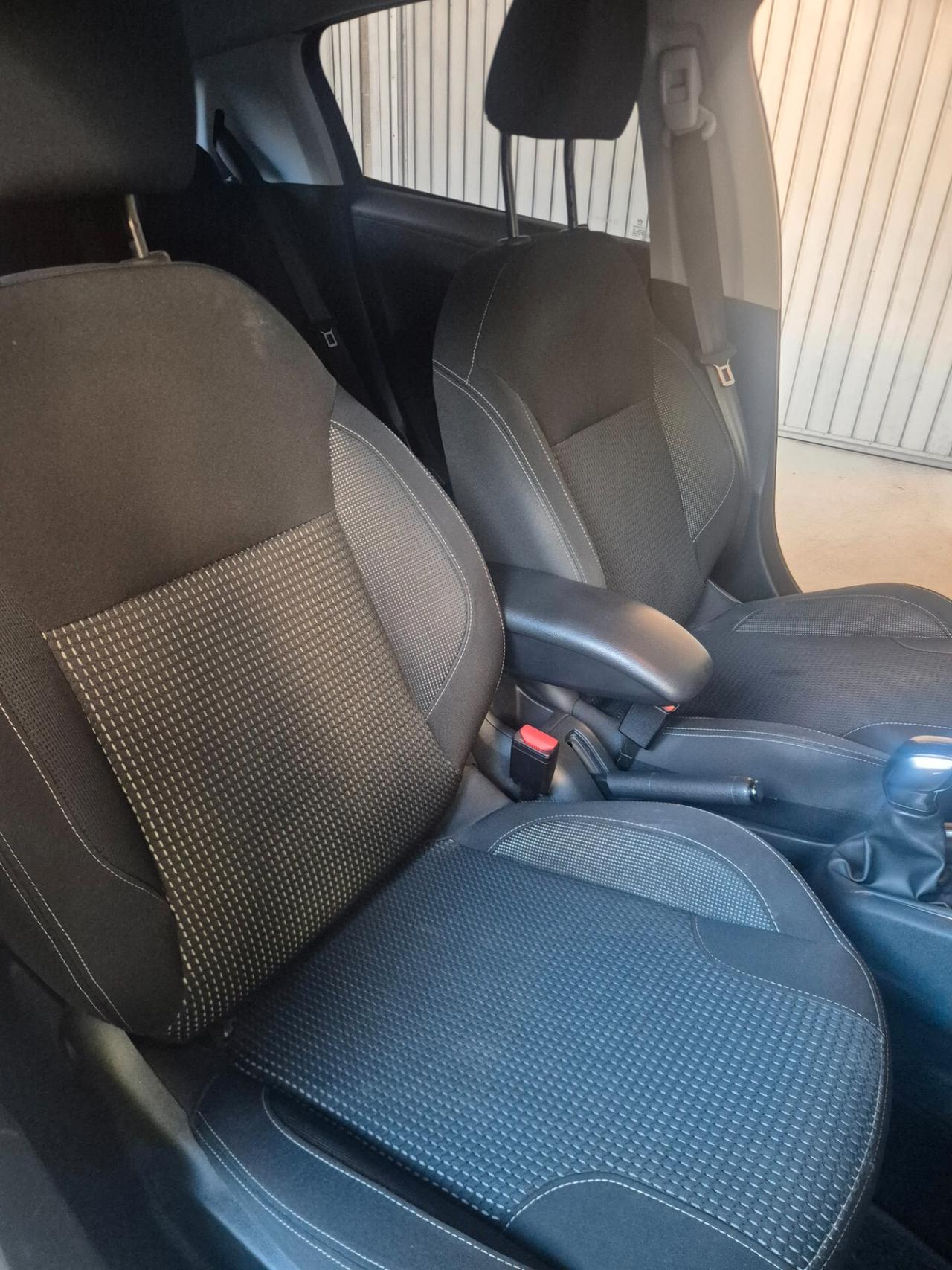 Peugeot 208 PureTech 82 5 porte Allure neo patentati
