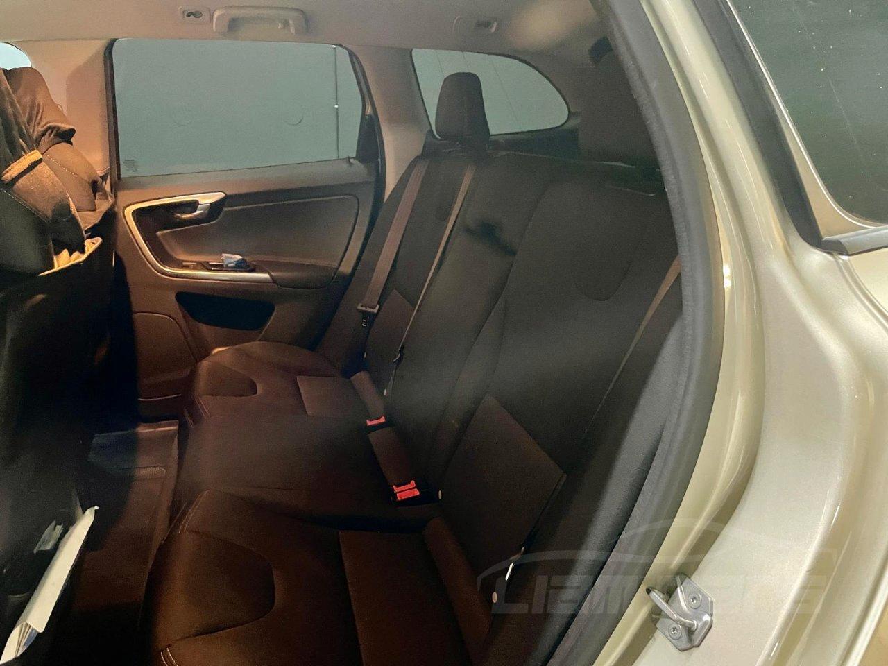 Volvo XC60 2.0 d3 R-design 150cv geartronic my17