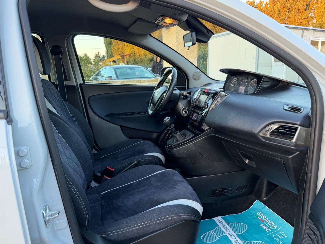 Lancia Ypsilon 1.2 69 CV 5 porte Opening Edition