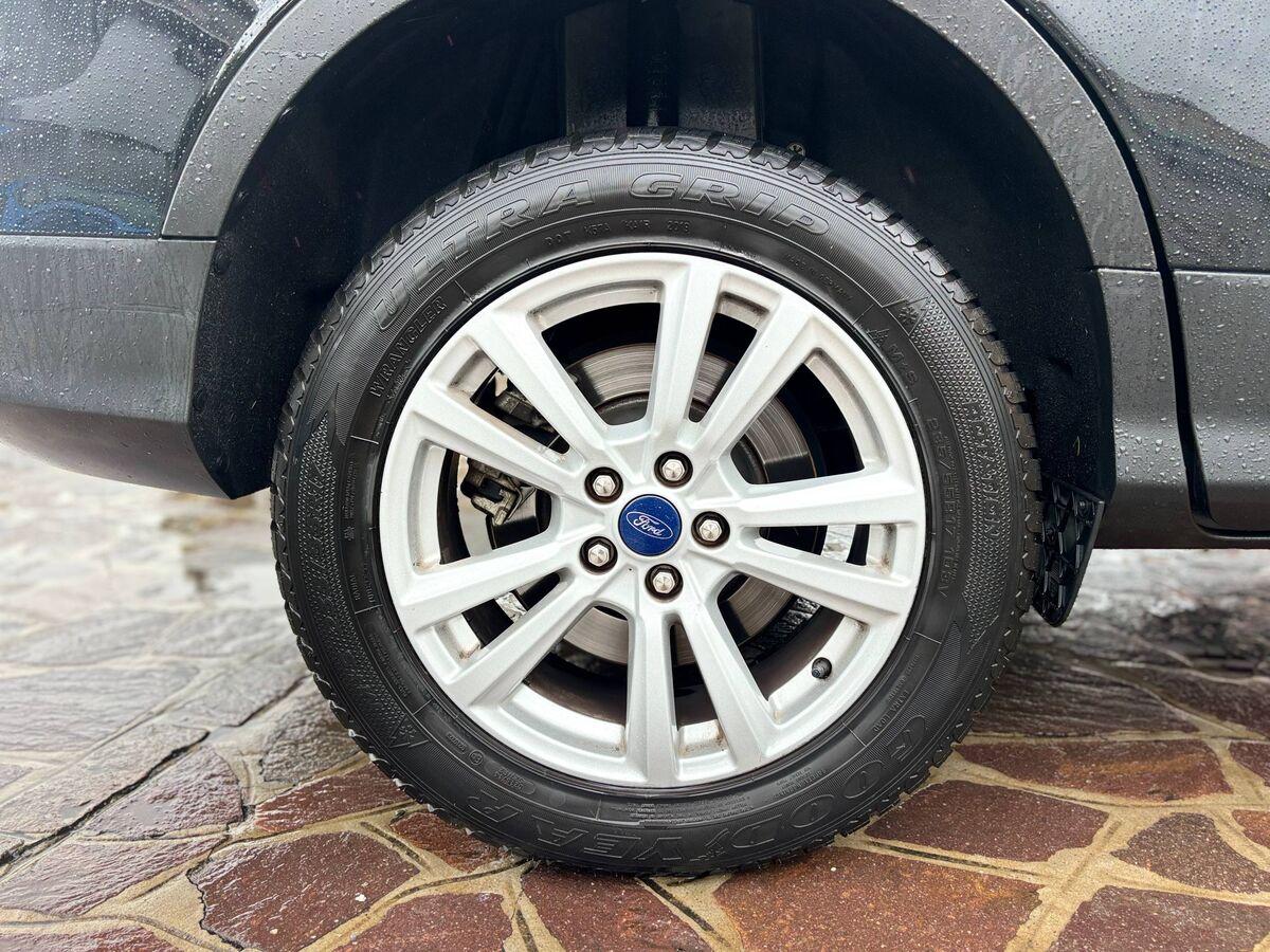 Ford Kuga 2.0 tdci Business s&s 2wd 120cv powershift my19.25