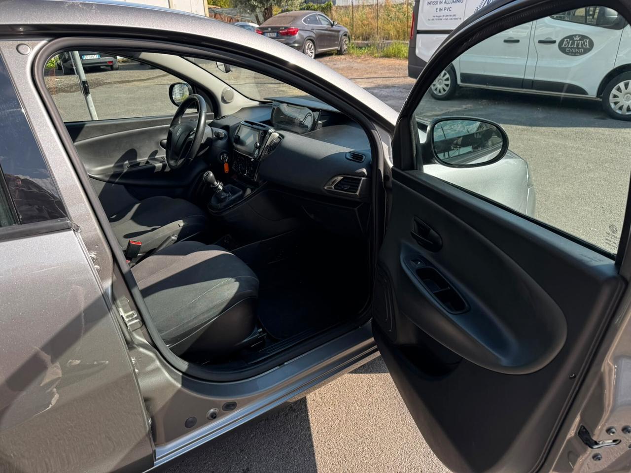 Lancia Ypsilon 1.0 FireFly 5 porte S&S Hybrid Gold