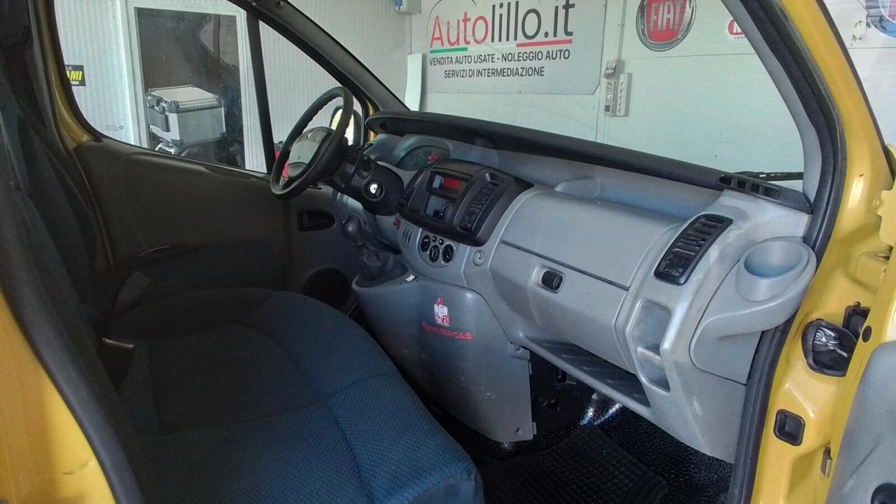 Renault Trafic T27 2.0 dCi 135 cv