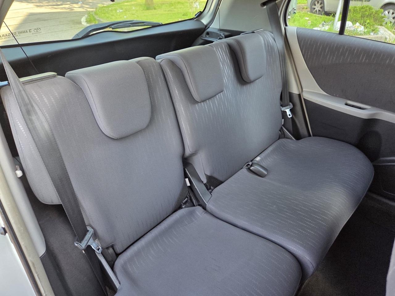 Toyota Yaris 1.3 5 porte Sol*Neo patentati *