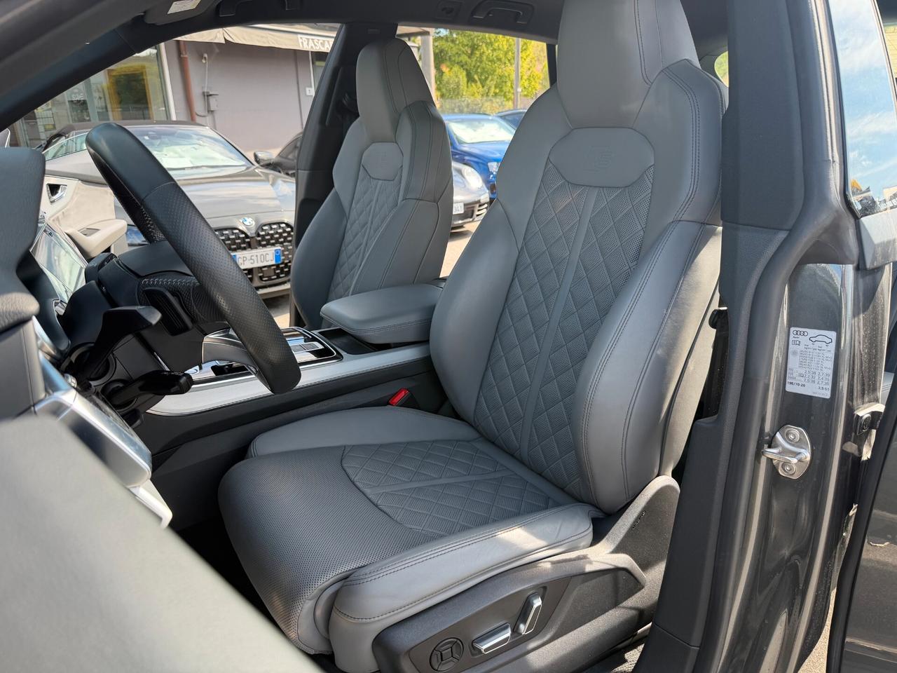 Audi Q8 50 TDI 286 CV quattro tiptronic Sport /S LINE/SEDIL. VENTRISCKM DOC.