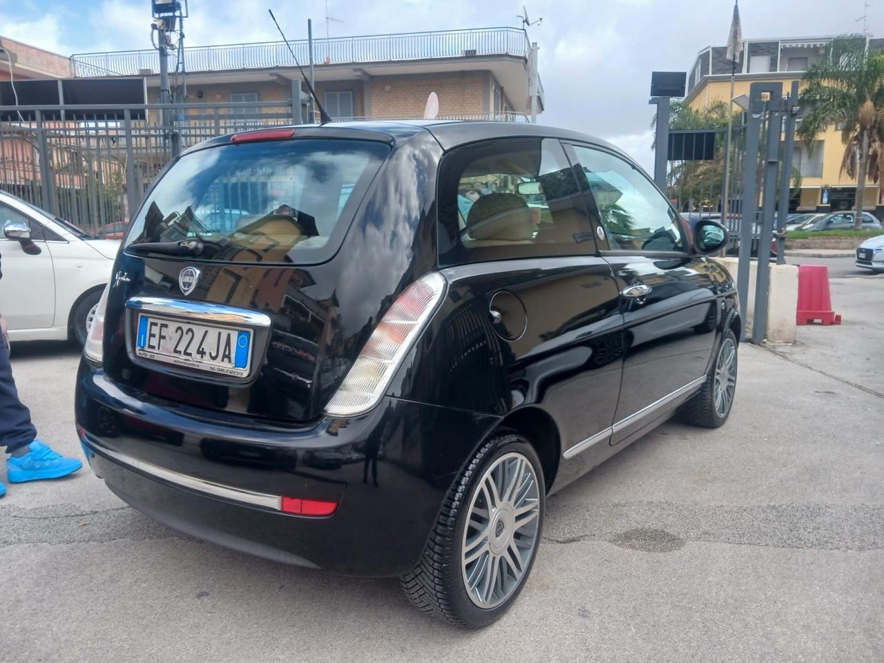 Lancia Ypsilon 1,4 GPL ECOCHIC Provenienza Nord Italia