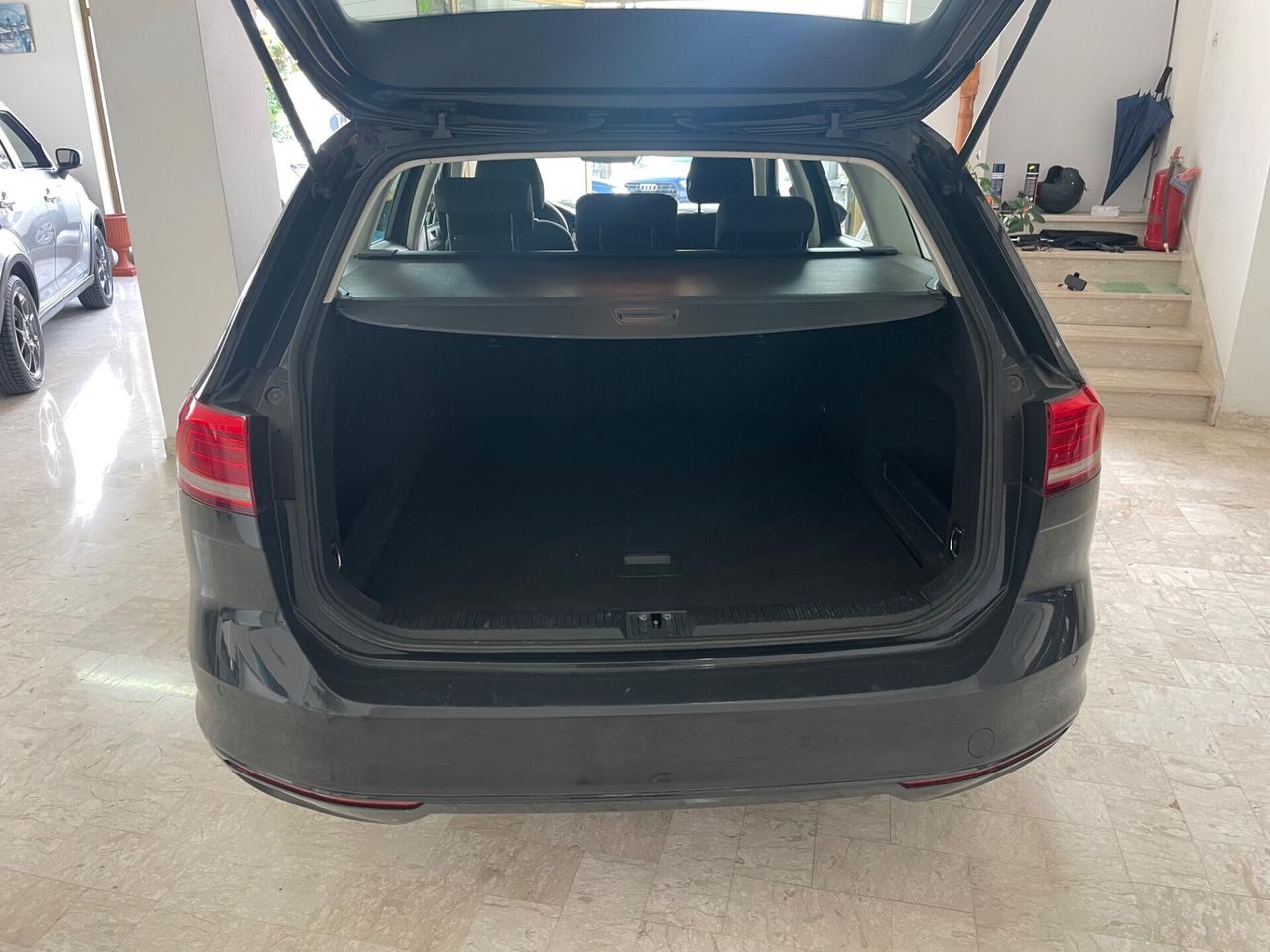 VOLKSWAGEN PASSAT 1.6 TDI TRENDLINE “COME NUOVA”