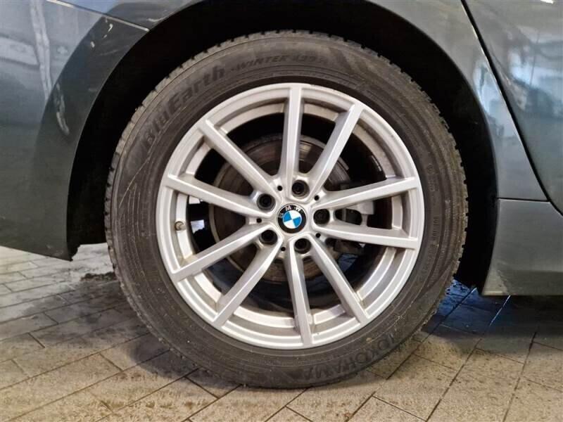 Bmw 318d Touring 150cv Aut. *FULL OPT.* da VETRINA