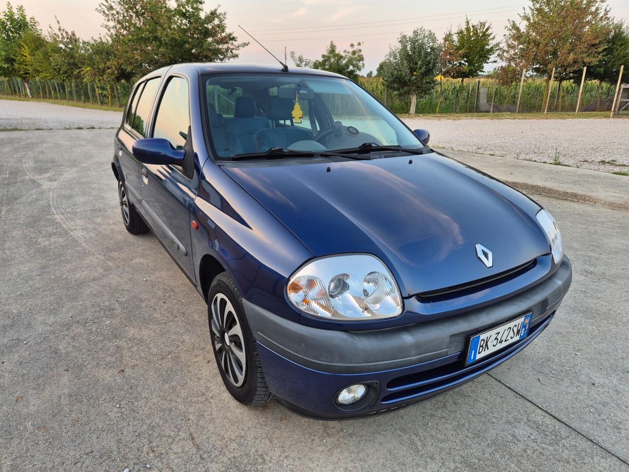 Renault Clio 1.4 cat 5 porte MTV neopatentati