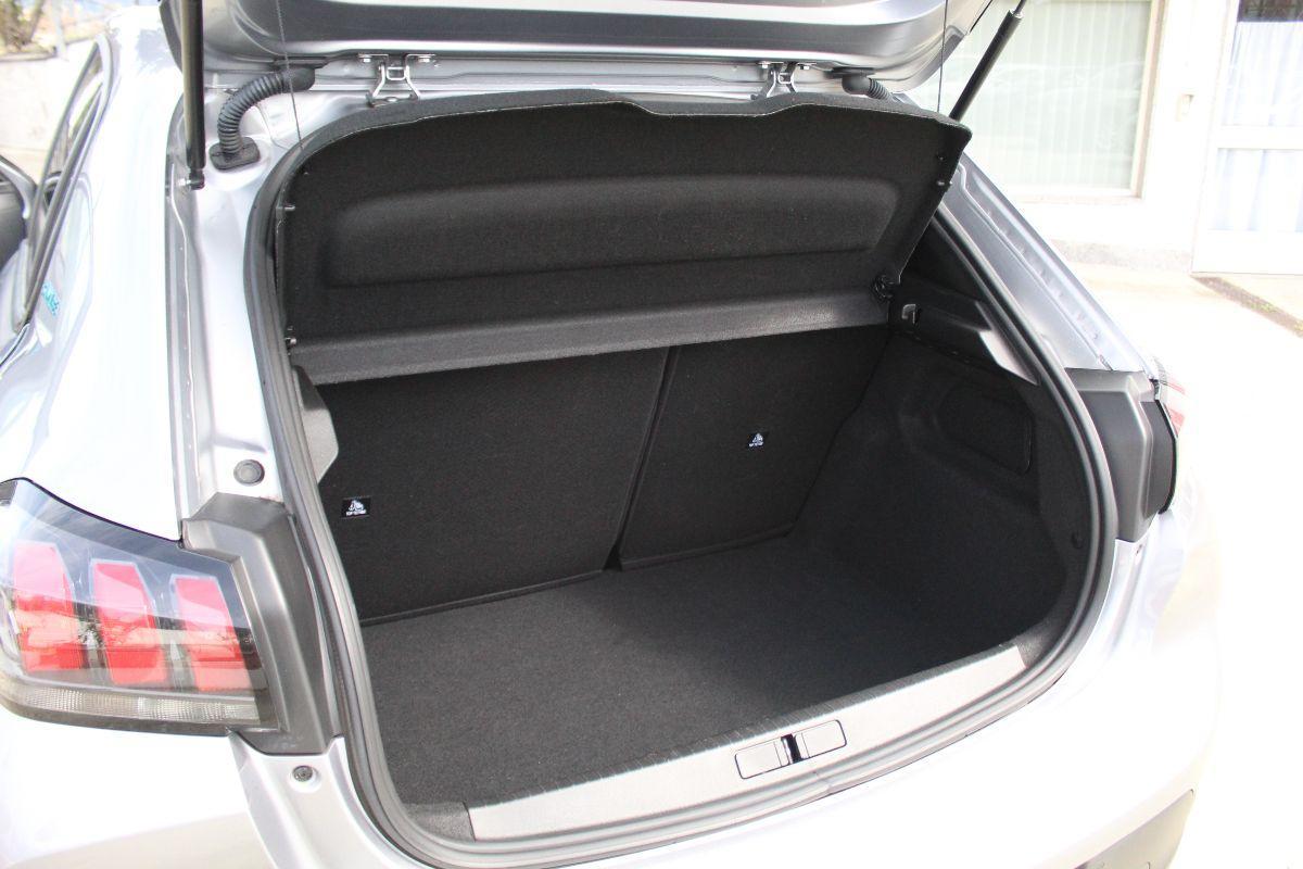 PEUGEOT - 208 1.2 puretech Style