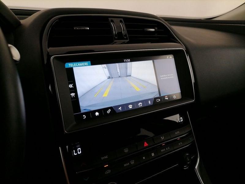 Jaguar XE 2.0d i4 Prestige 180cv auto my19