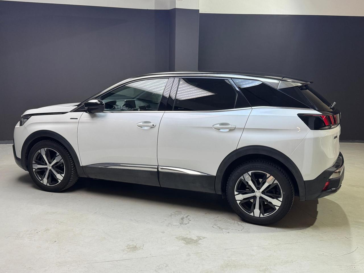 PEUGEOT 3008 BlueHDi 130 S&S EAT8