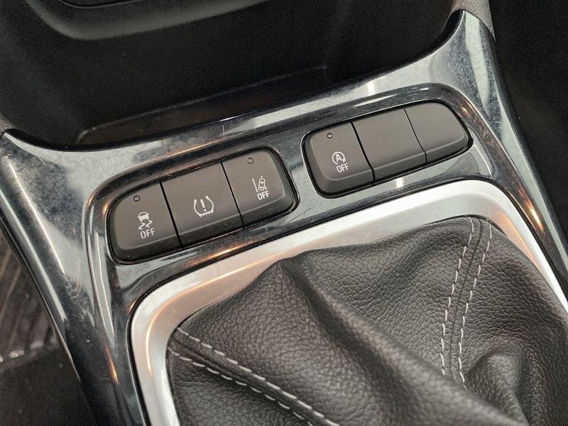 Opel Crossland 1.2 83cv Elegance MT5