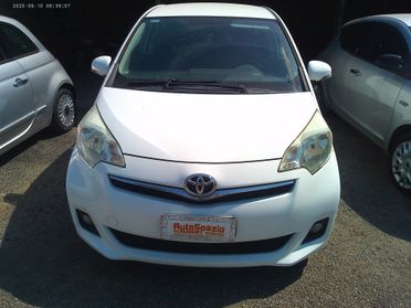 Toyota Verso-S 1.3 MT