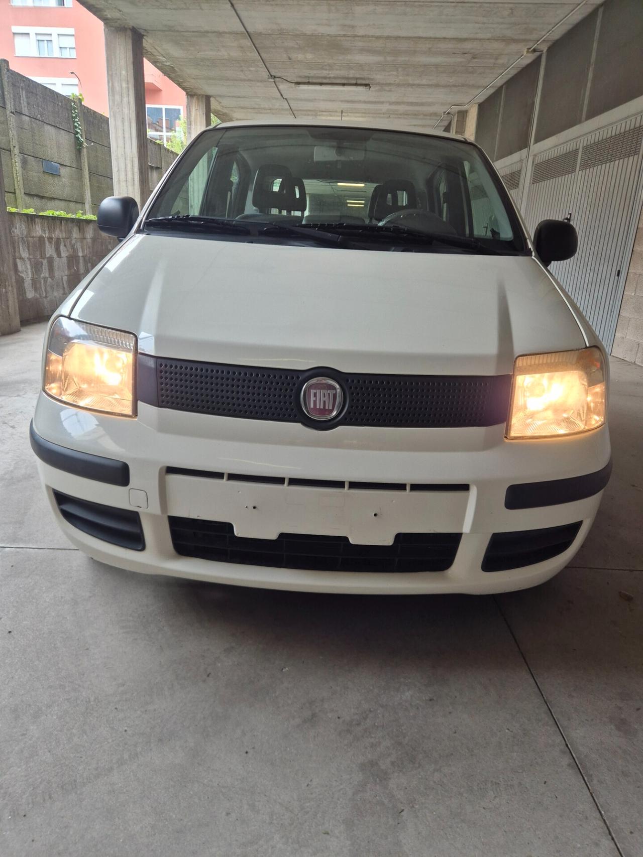 Fiat Panda 1.2 benzina euro 5 neo patentati