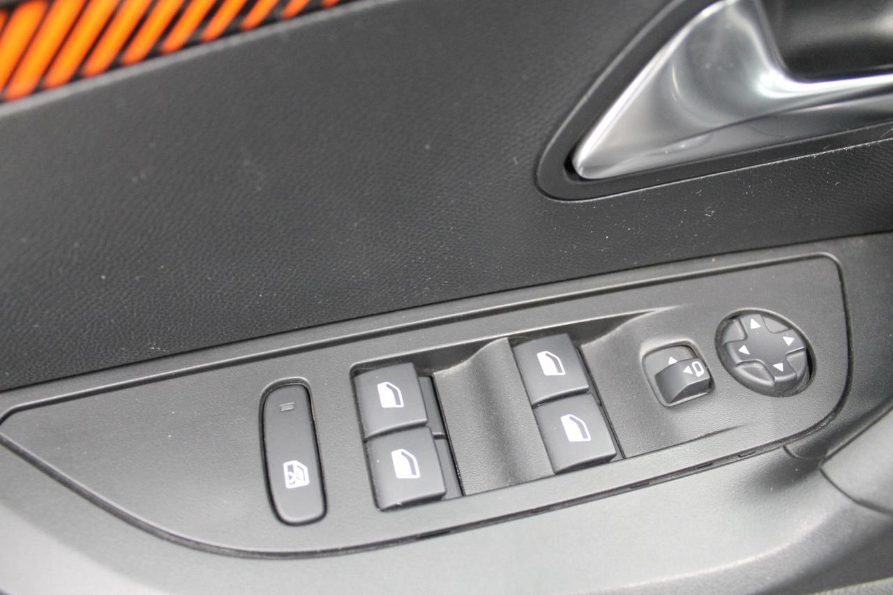 PEUGEOT 2008 BlueHDi 110 Cv. Active Pack