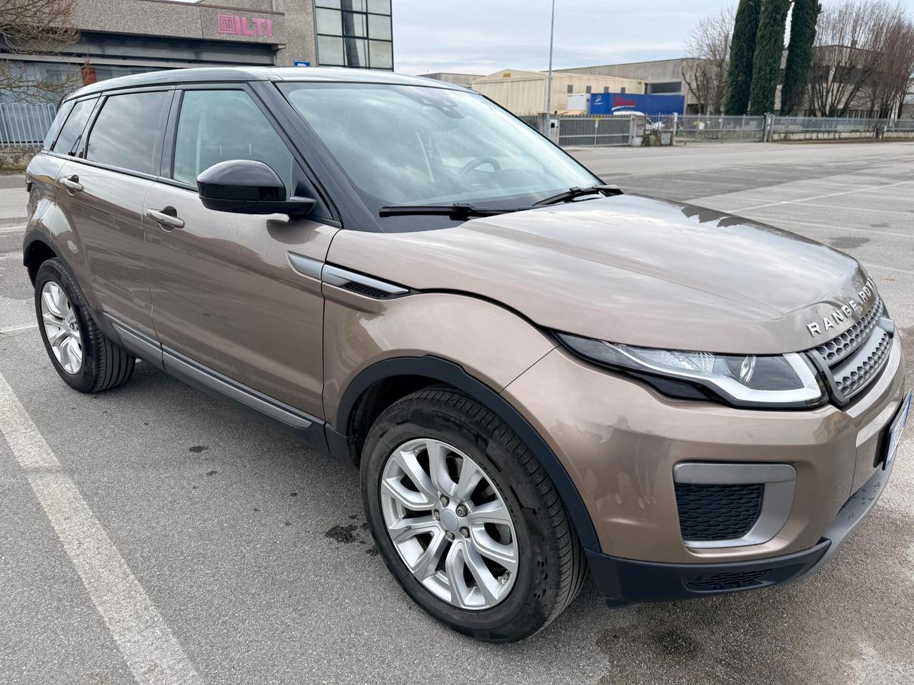 Land Rover Range Evoque 2.0 TD4 180 CV 5p. Pure