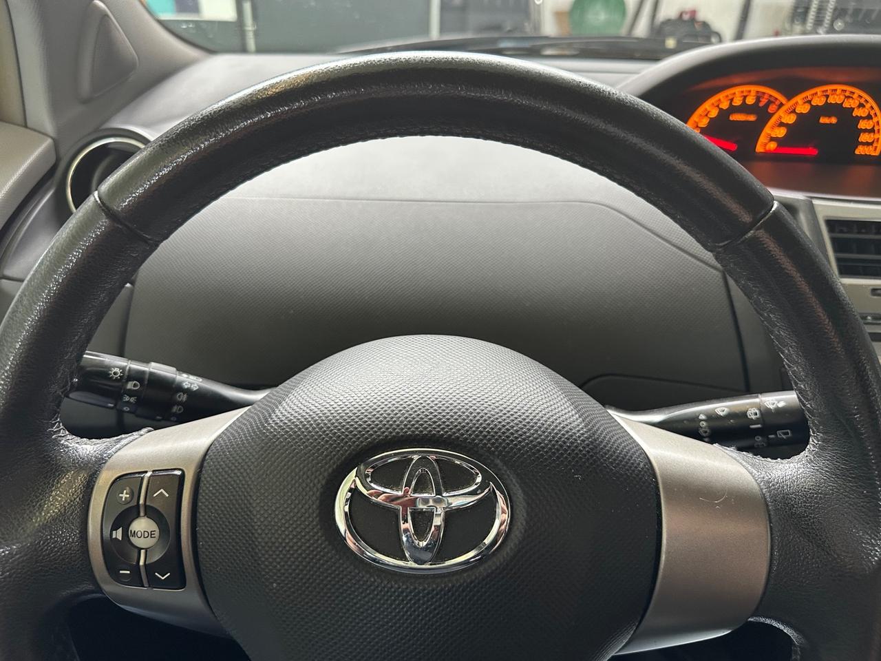 Toyota Yaris 1.0 5 porte Sol -SOLO 72.400KM-