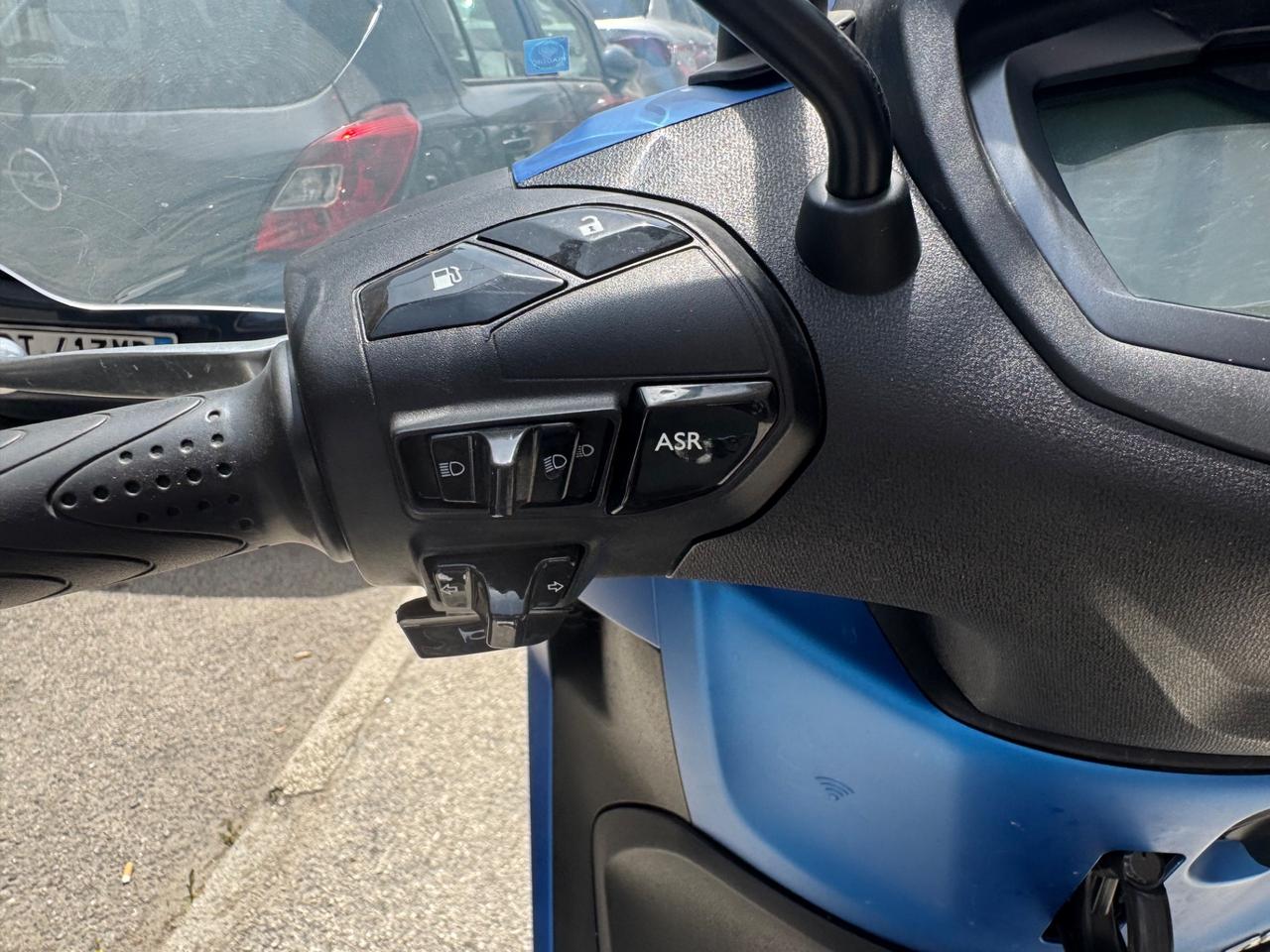 Piaggio Beverly 400 Sport