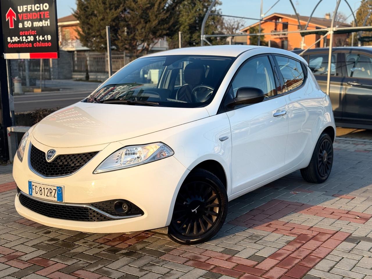 Lancia Ypsilon 1.2 69 CV 5 porte Gold